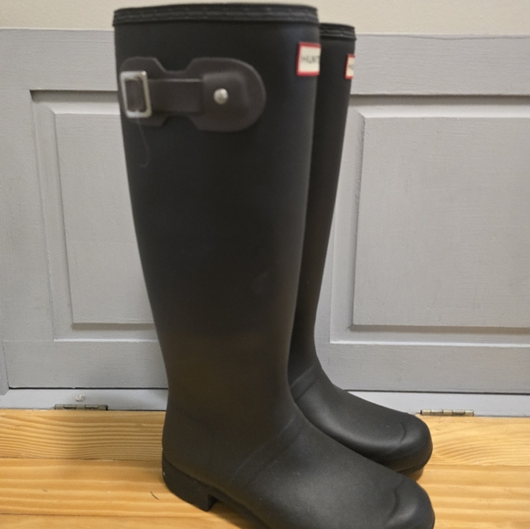 Tall hunter boots - Picture 2 of 3
